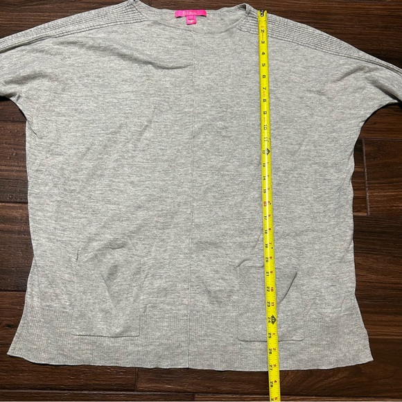 Lilly Pulitzer Joslyn Coolmax Oversized Tunic Sweater M Gray Pockets - Picture 8 of 10